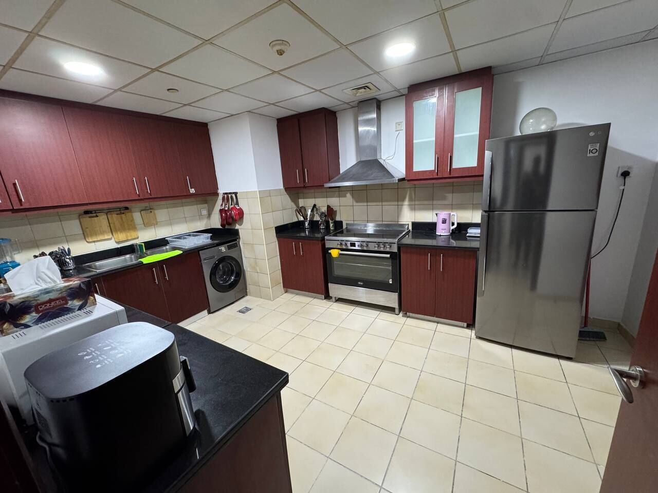 Micro-ondes, four, plaque de cuisson, lave-vaisselle