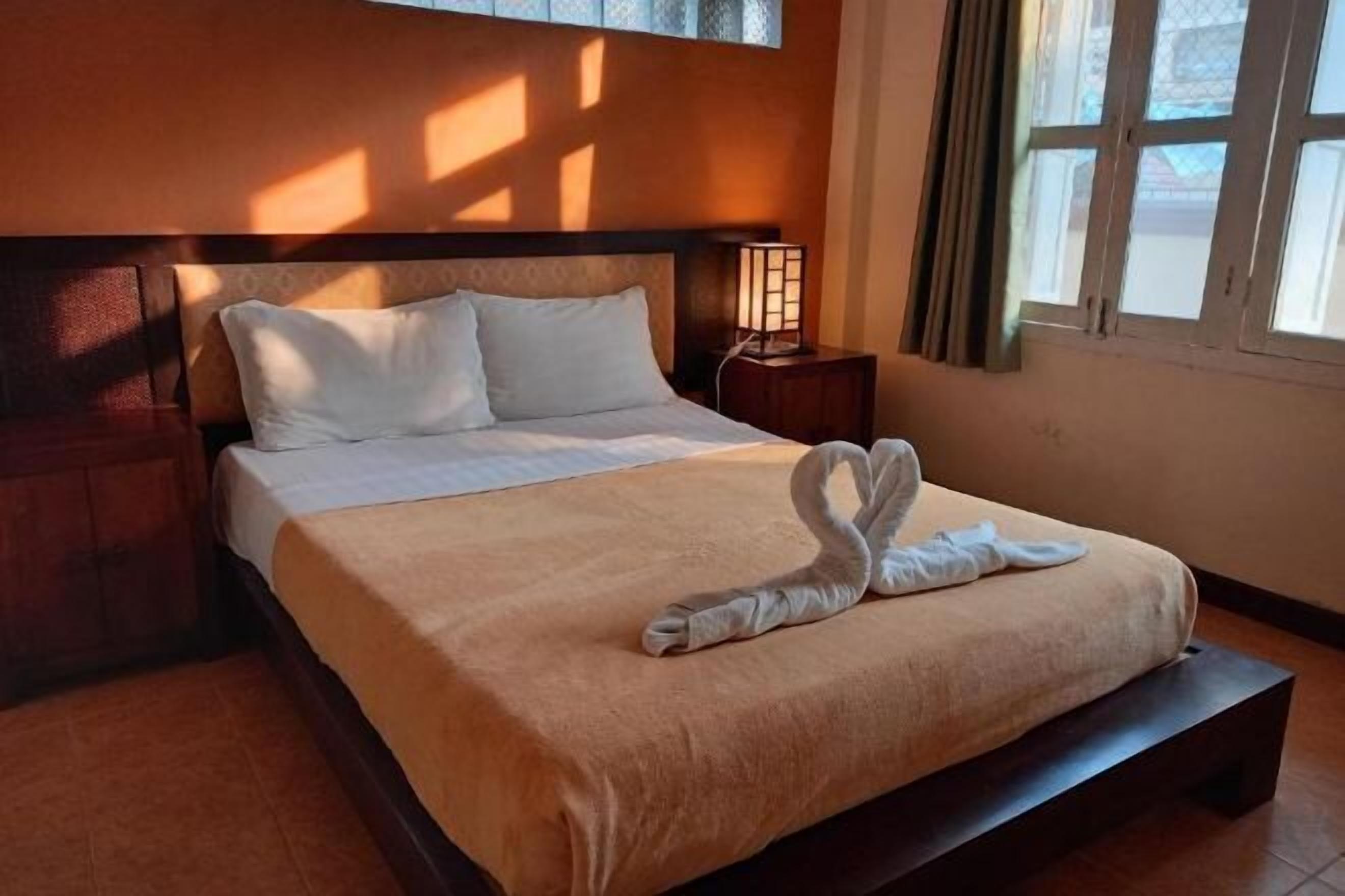 Caja fuerte, cortinas opacas, sistema de insonorización y wifi gratis