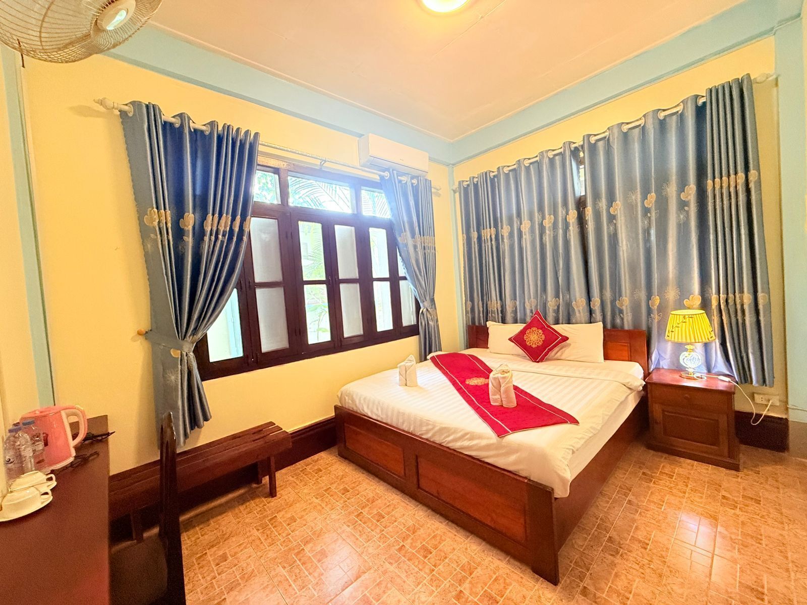 Habitación estándar doble, patio, vistas al jardín | Caja fuerte, cortinas opacas, sistema de insonorización y wifi gratis