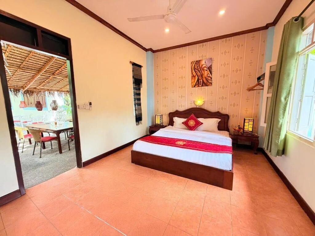 In-room safe, blackout curtains, soundproofing, free WiFi