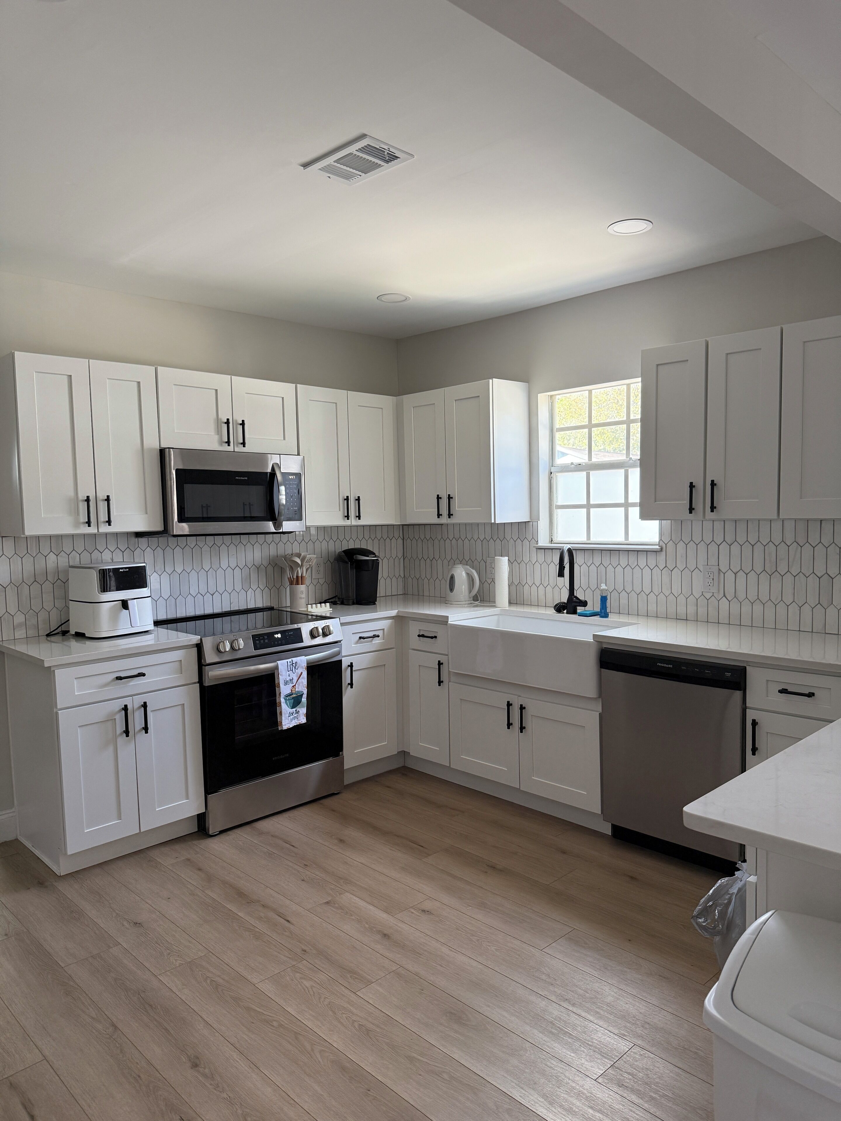 Micro-ondas, fogão, cooktop, lava-louças