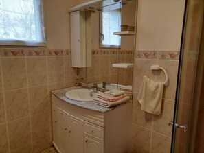 Een douche, een haardroger