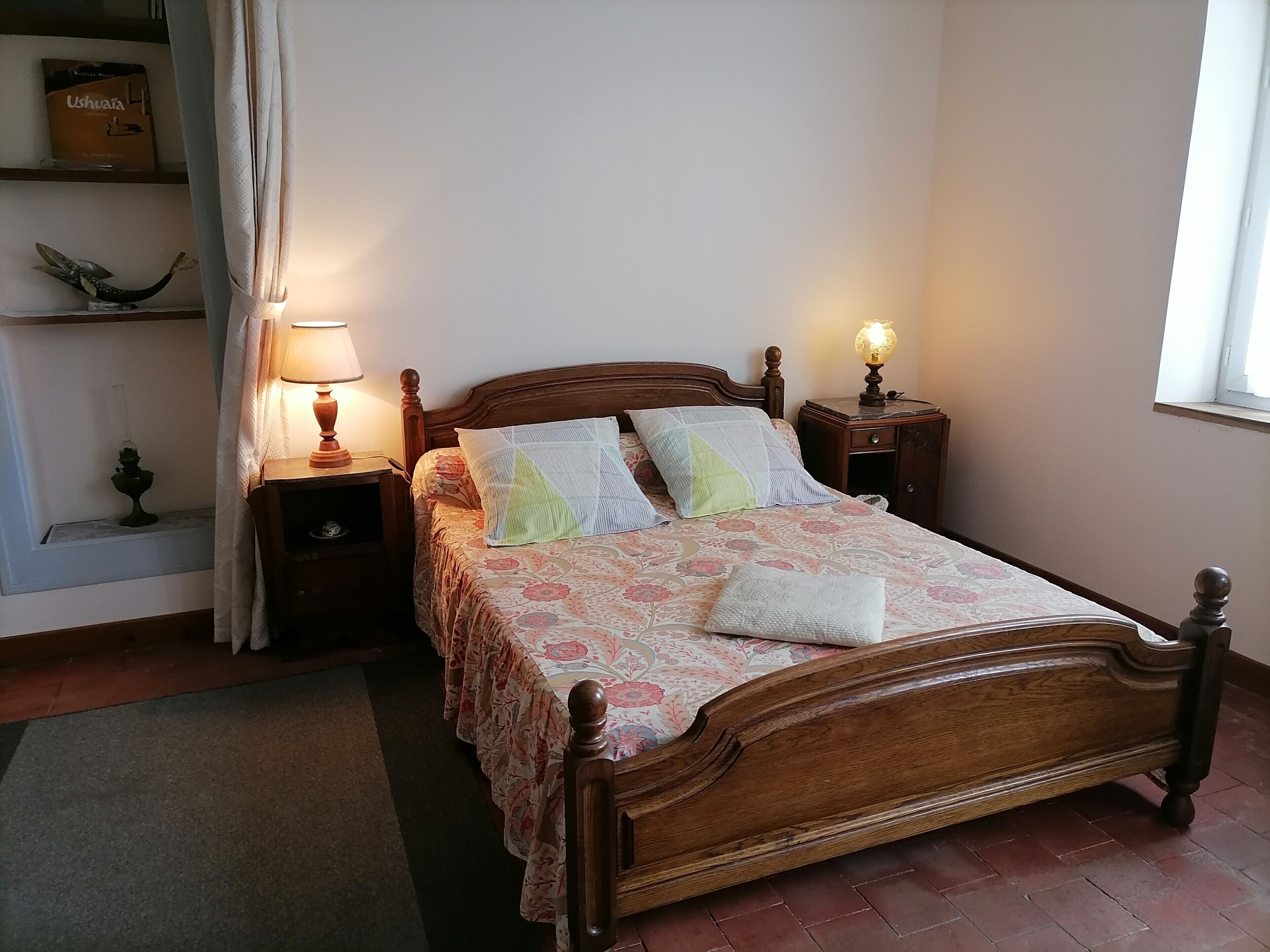 3 chambres, fer et planche à repasser, Wi-Fi, draps fournis