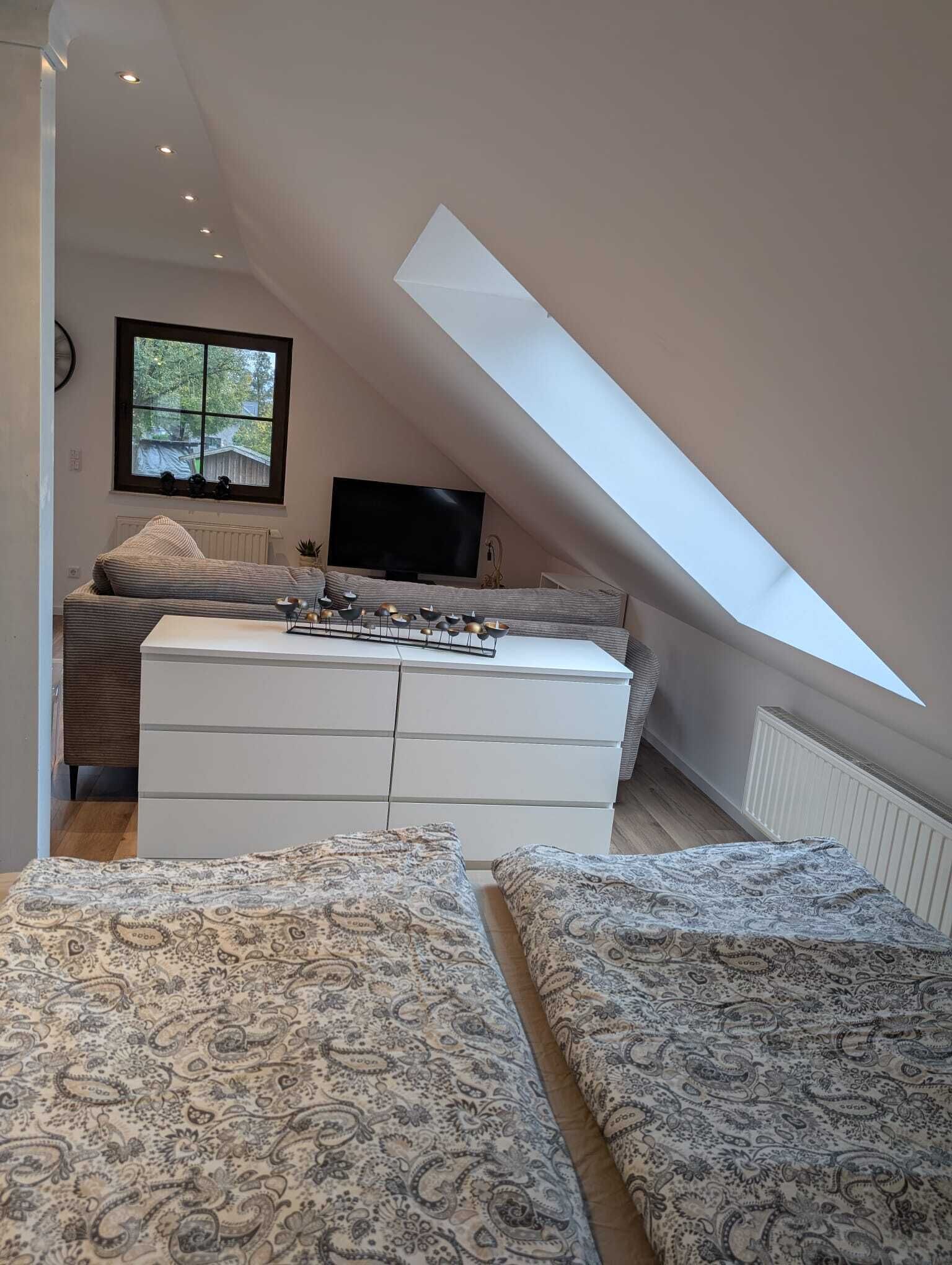 2 dormitoris, planxa i posts de planxar, Internet i roba de llit 