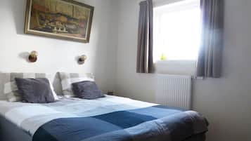 Classic House, 5 Bedrooms | 5 bedrooms, individually furnished