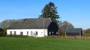 Classic House, 5 Bedrooms | Exterior