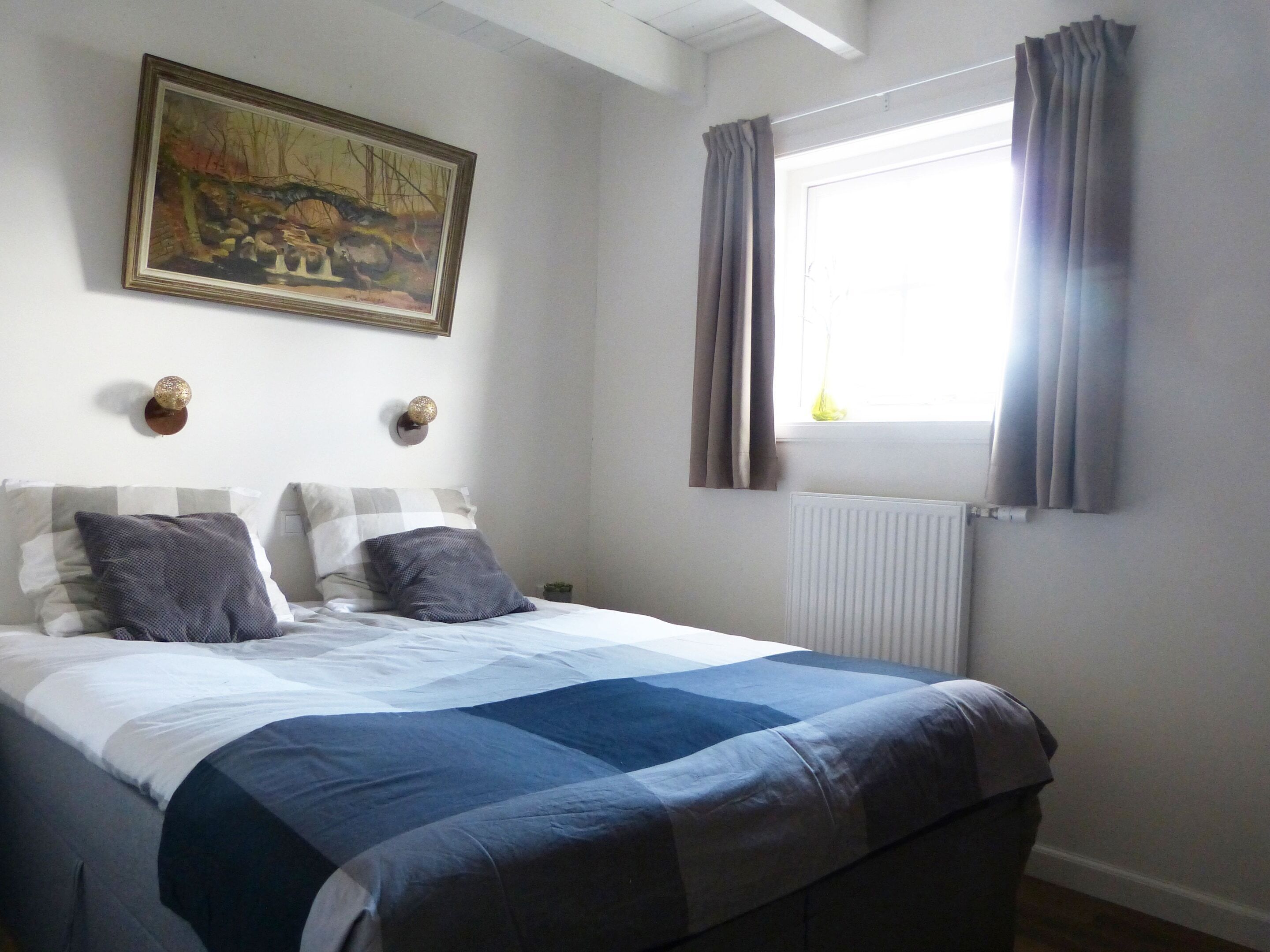 5 bedrooms, individually furnished