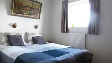 5 bedrooms, individually furnished