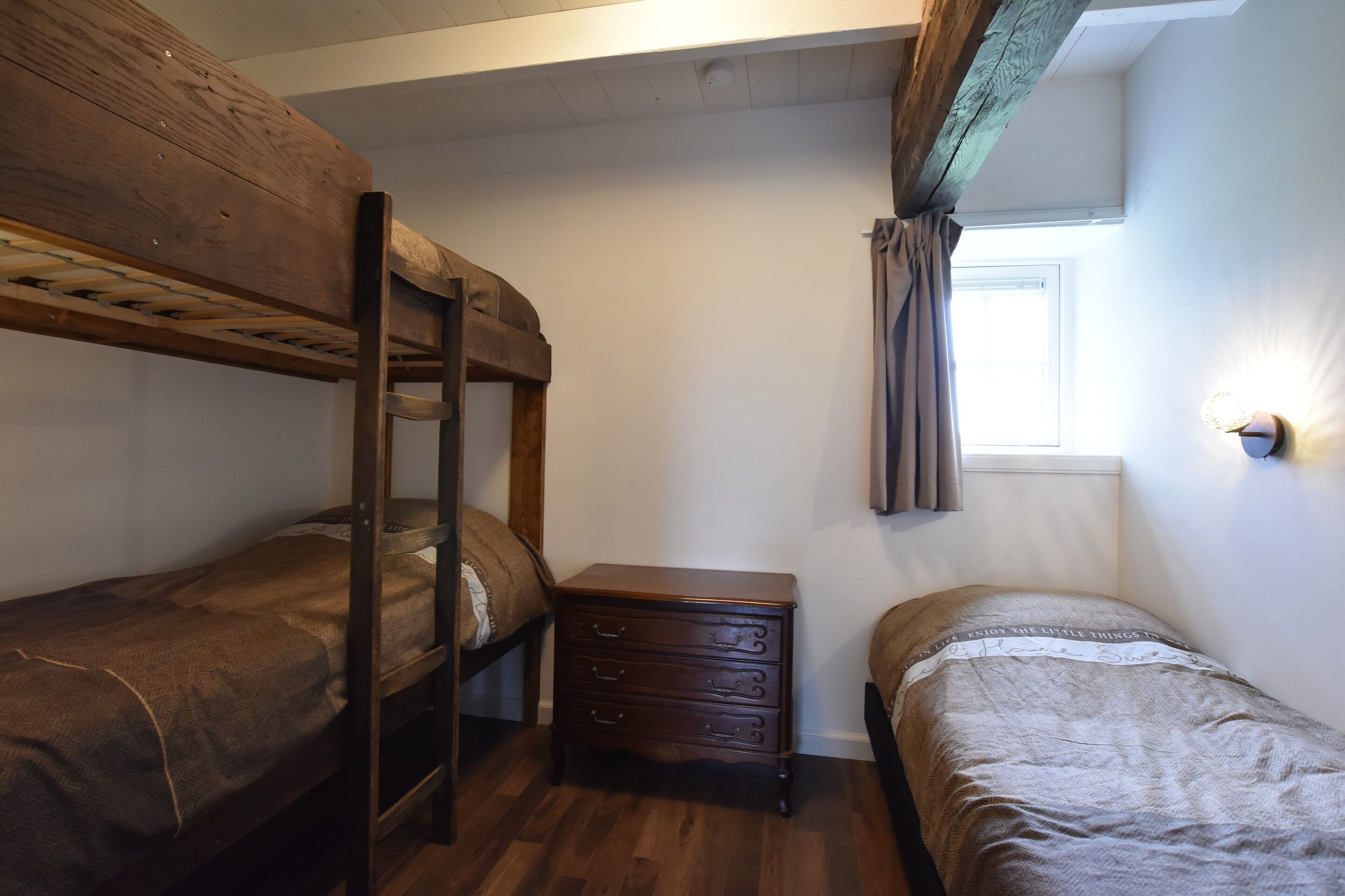 5 bedrooms, individually furnished