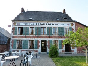 View from property - Holiday Home in la Neuville-aux-joutes With Garden & BBQ (La Neuville-aux-Joûtes)