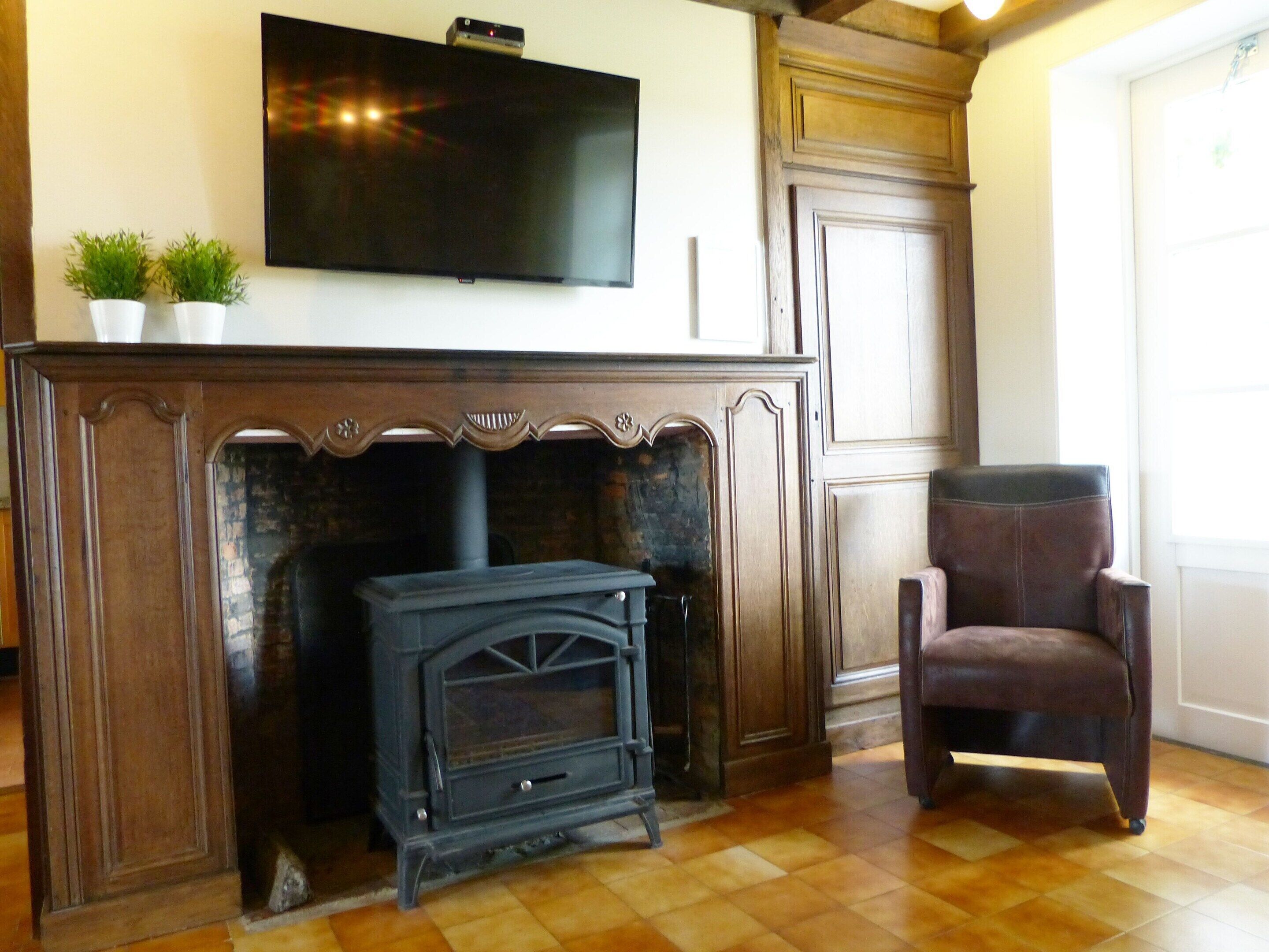 Classic House, 5 Bedrooms | Living room