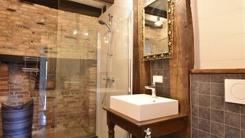Bathtub