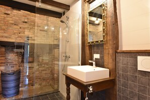 Bathtub