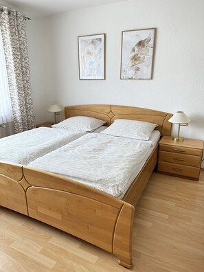 Classic Apart Daire, 2 Yatak Odası | 2 yatak odası, ayrı ayrı döşenmiş, çarşaf takımı 