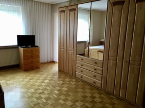 2 bedrooms, individually furnished, bed sheets - Modern Apartment With 2 Bathrooms in Lirstal (Lirstal)
