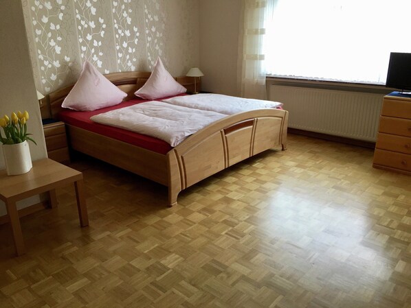 2 chambres, ameublement personnalisé, draps fournis