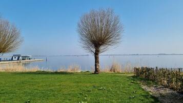 Casa rodante clásica, 2 habitaciones | Vista desde la propiedad