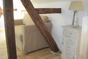 Classic Cottage, 3 Bedrooms | Interior