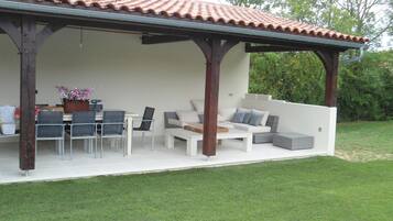 Classic House, 4 Bedrooms | Balcony