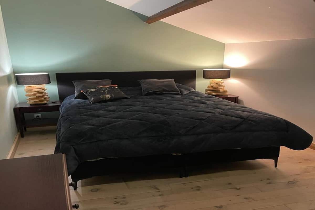 Rumah Klasik, 4 kamar tidur | 7 kamar tidur dan setrika/meja setrika