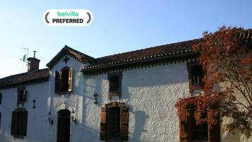 Nhà phong cách cổ điển, 4 phòng ngủ | Ngoại thất