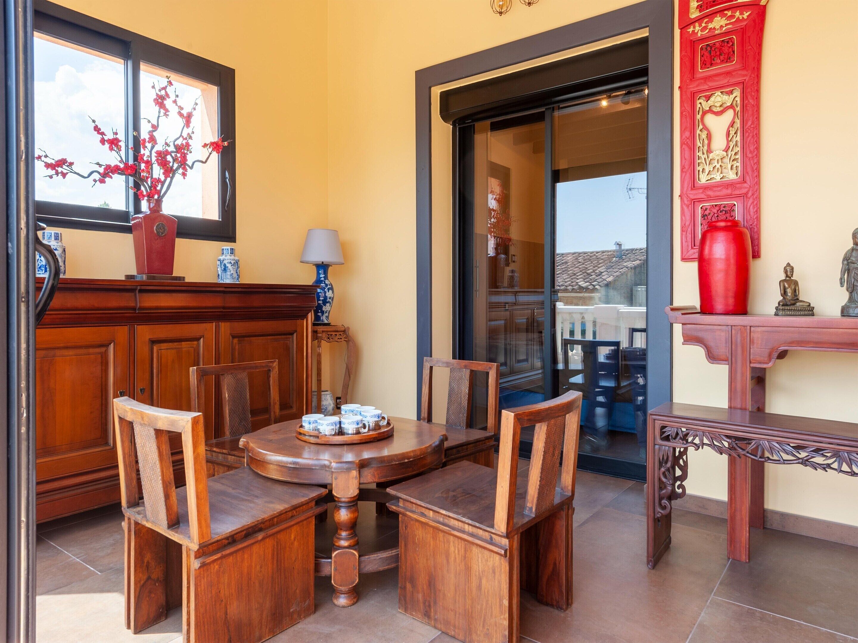 Classic House, 3 Bedrooms | Dining