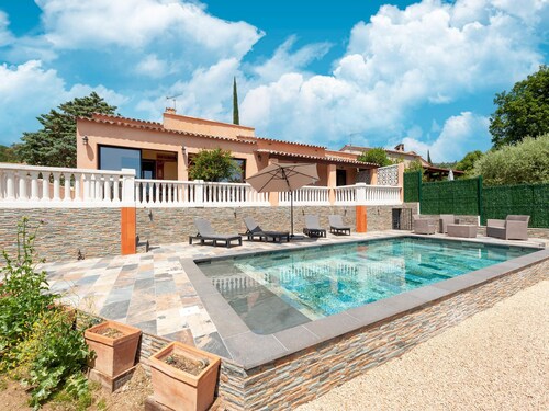 Villa Jenuska, Attractive Holiday Home in Callian With Private Pool