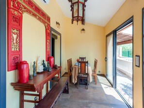 Nhà phong cách cổ điển, 3 phòng ngủ | Khu ăn uống