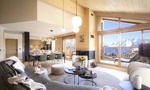 Dining - Spacious Apartment (Huez)