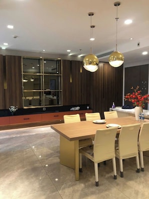 Premium bedding, down comforters, Select Comfort beds, free minibar