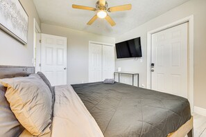 Interior - Waterfront JAX Townhome w/ River Access! (Jacksonville)