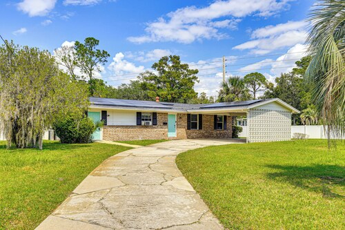 Waterfront JAX Townhome w/ River Access!