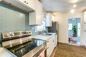 House (2 Bedrooms) | Interior