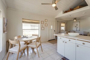 Interior - Beachfront Bliss + Bbqs! Indian Rocks Beach Escape (Indian Rocks Beach)
