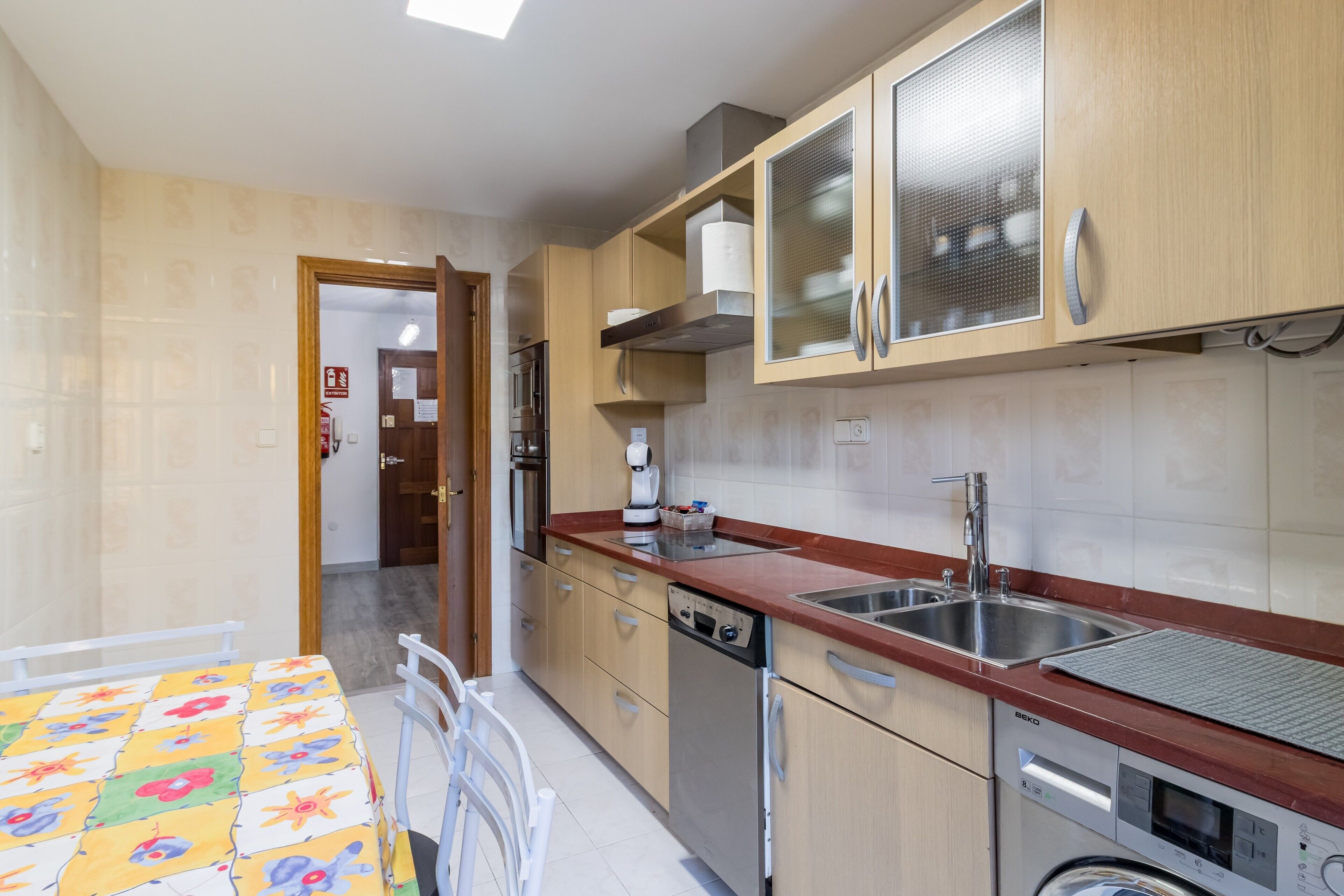 Macchina per tè/caffè, frigorifero, microonde, forno