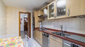 Macchina per tè/caffè, frigorifero, microonde, forno