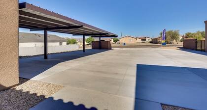 Golf, Hike & Boat! Bright Lake Havasu City Apt