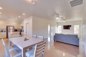 Apartment (2 Bedrooms) | Front of property