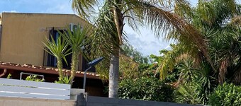Relaxing villa a stone's throw from the sea