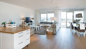Classic Apartment, 2 Bedrooms | Living room - Modern Apartment in The Hague With Balcony (The Hague)
