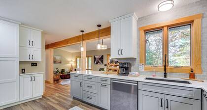 'riverbend Retreat' on 7 Acres w/ River Access!