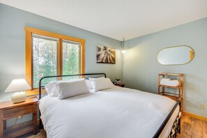 Interior - 'riverbend Retreat' on 7 Acres w/ River Access! (Webster)