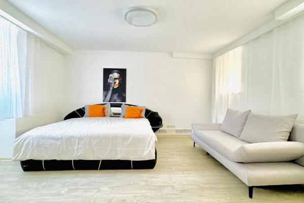 2 bedrooms, bed sheets