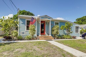 Interior - 3 Mi to Jensen Beach: Pet-friendly Getaway w/ Yard (Jensen Beach)