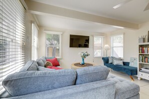 House (2 Bedrooms) | Interior - 3 Mi to Jensen Beach: Pet-friendly Getaway w/ Yard (Jensen Beach)