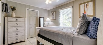 3 ไมล์ ถึง เจนเซนบีช: ที่พักสัตว์เลี้ยงพักได้ พร้อม สนามหญ้า