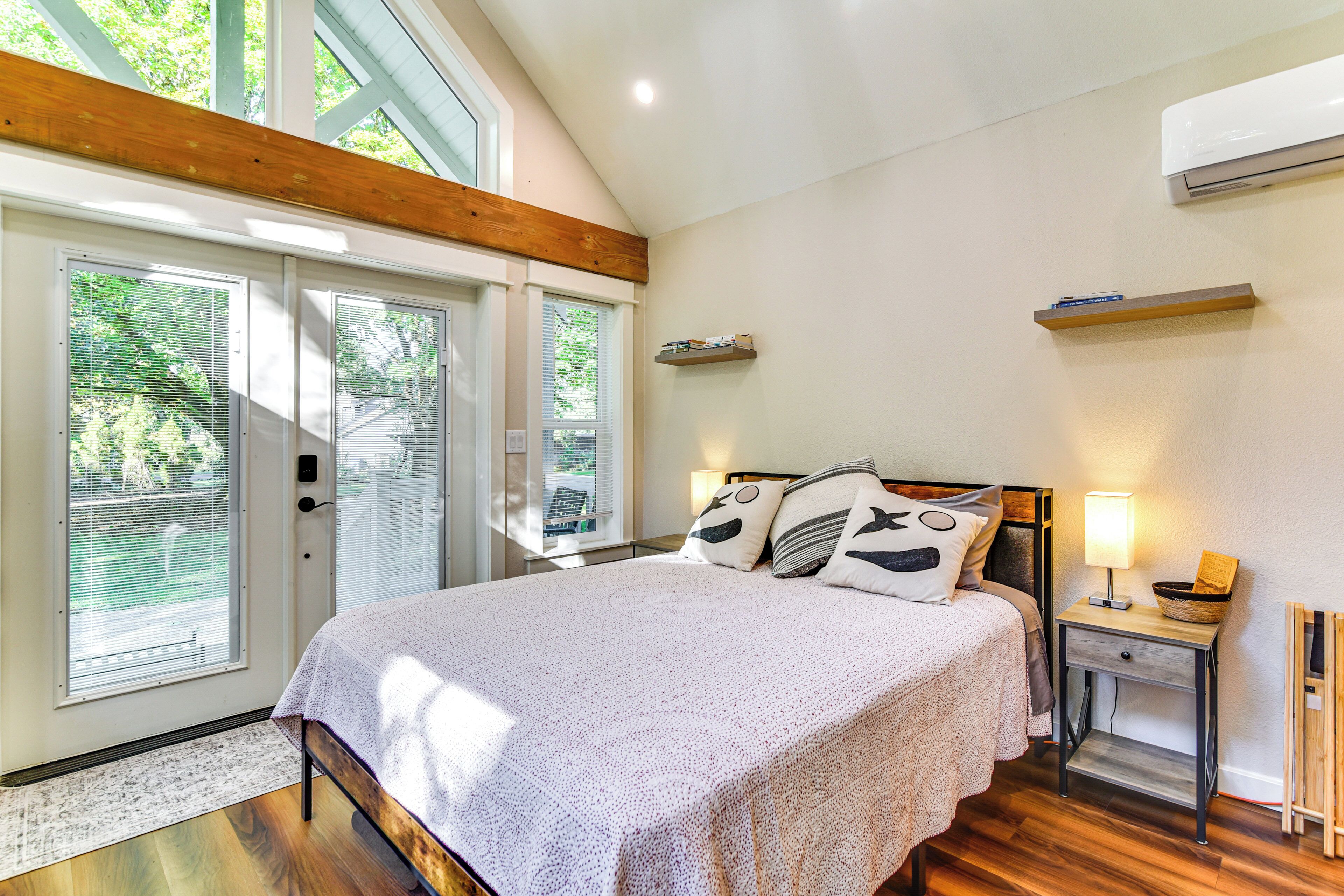 Apartment (0 Bedroom) | Interior