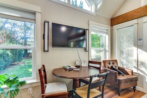 Apartment (0 Bedroom) | Interior