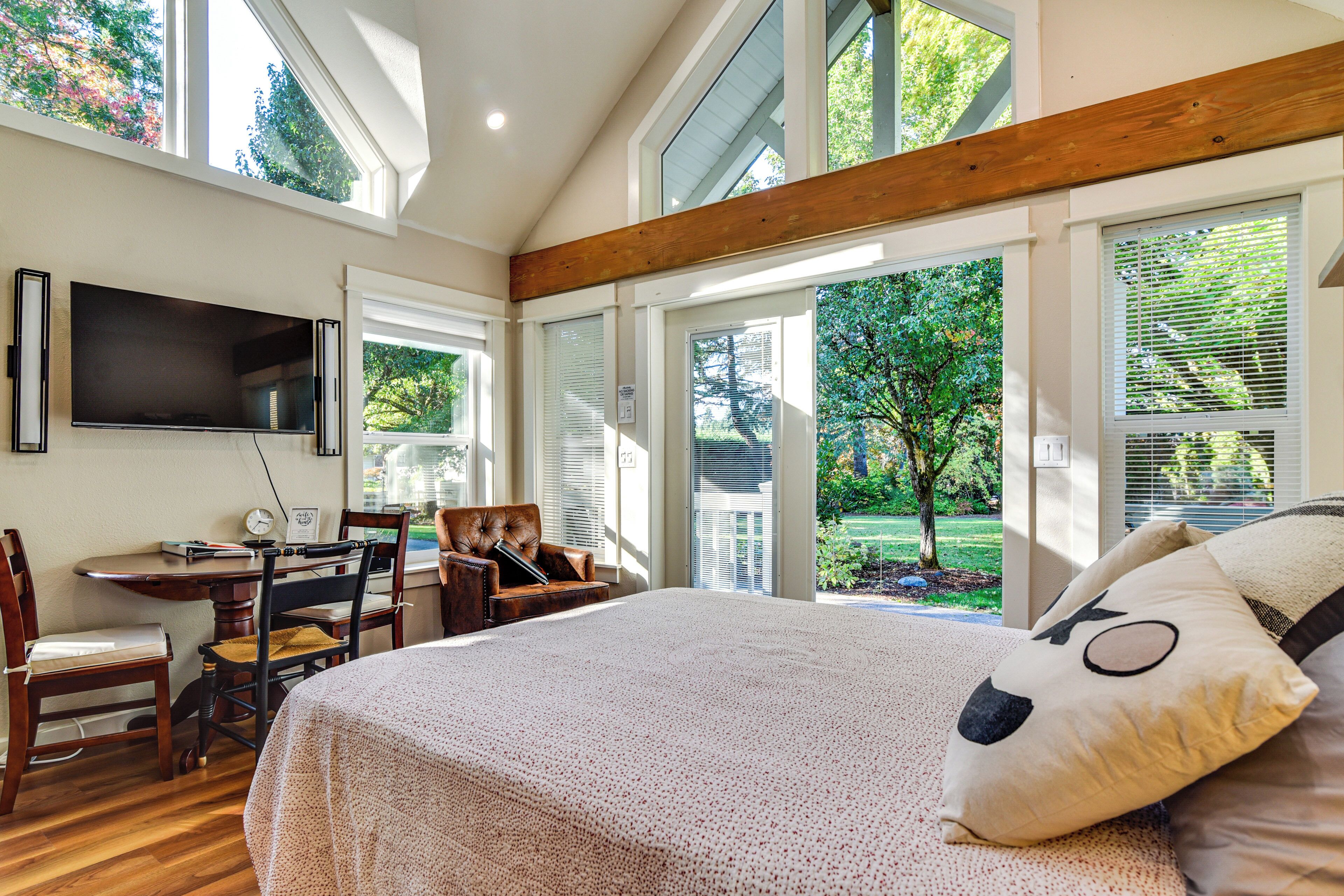 Apartment (0 Bedroom) | Interior