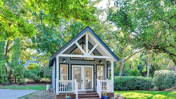 Apartment (0 Bedroom) | Front of property